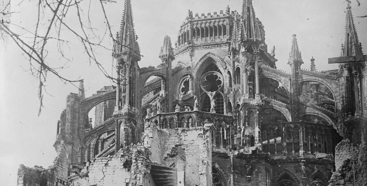 Bannière Cathédrales blessées dans les fonds de l’ECPAD