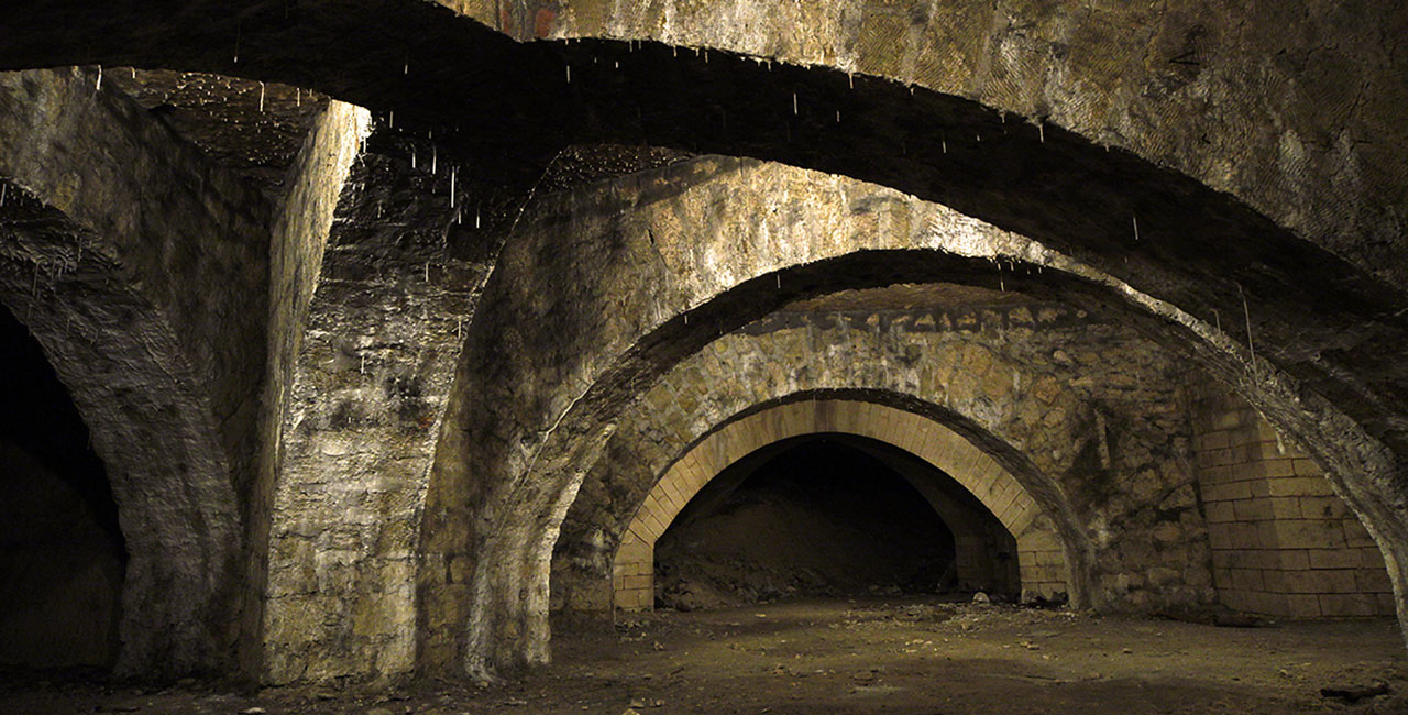 Bannière « Paris sous Paris, la ville interdite » : le livre qui retrace la construction du Paris souterrain