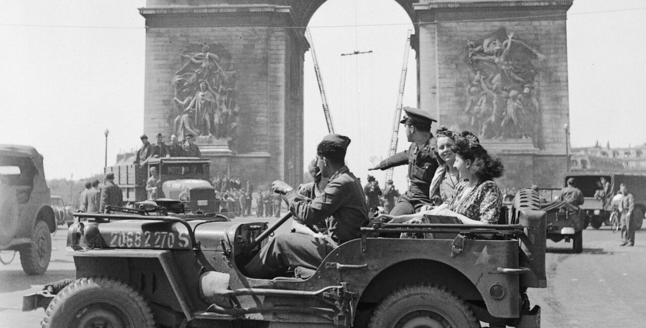 Bannière 8 mai 1945 : Quand Paris célébrait la victoire