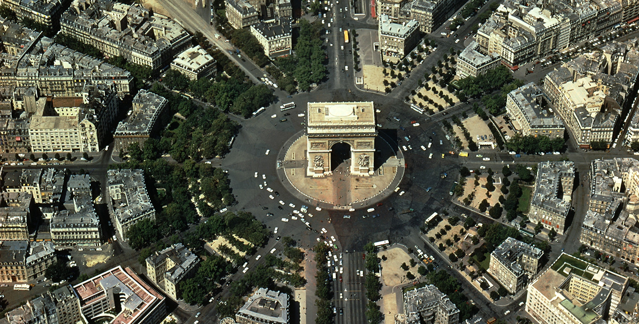 Bannière Paris vu du ciel : 2 750 photographies en ligne sur ImagesDéfense