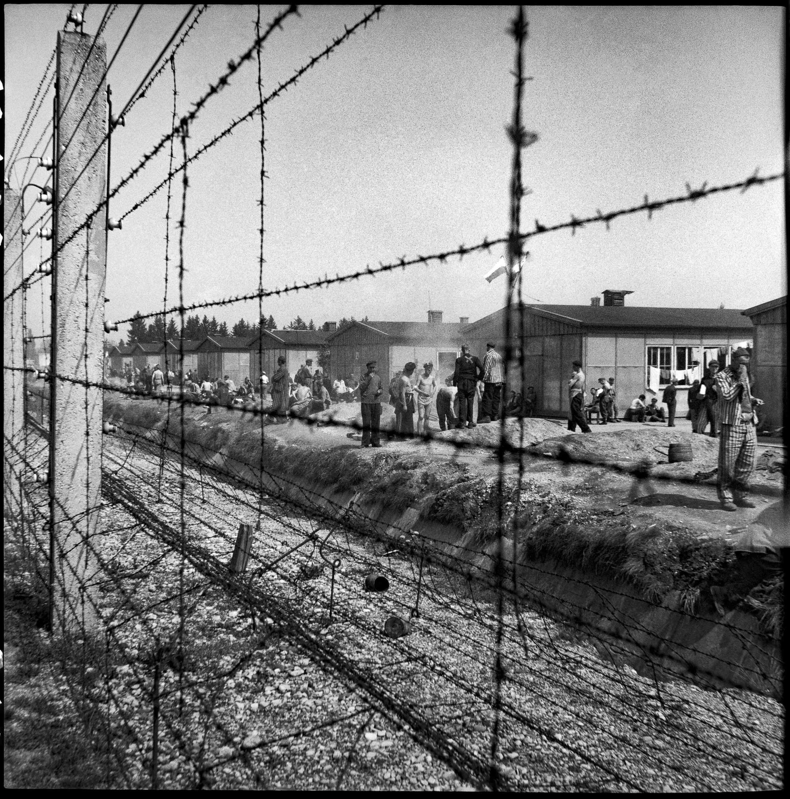 Le camp de concentration de Dachau libéré
