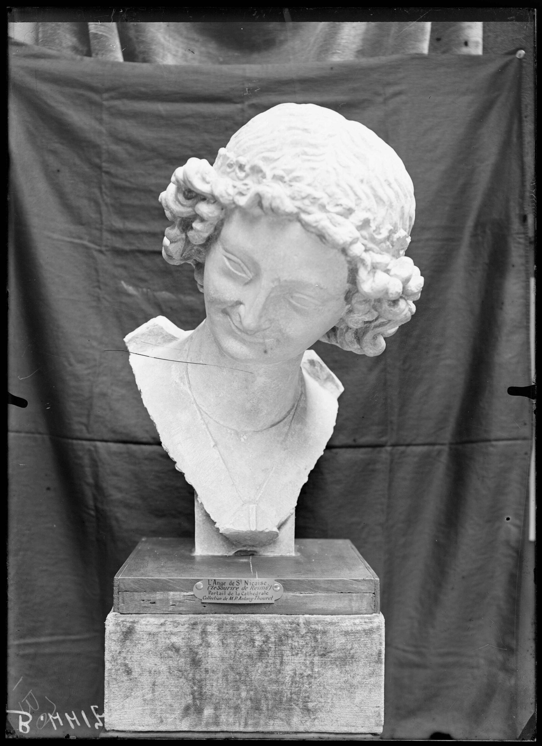 Moulage en plâtre de l’ange de saint-Nicaise, dit l’ange au Sourire.